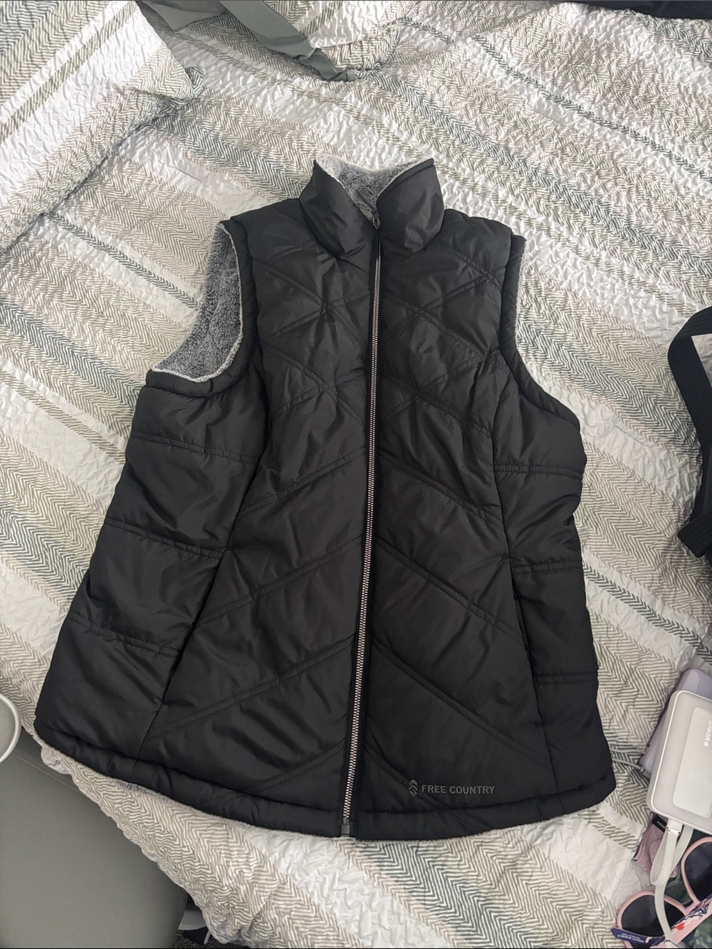Black Free Country Vest